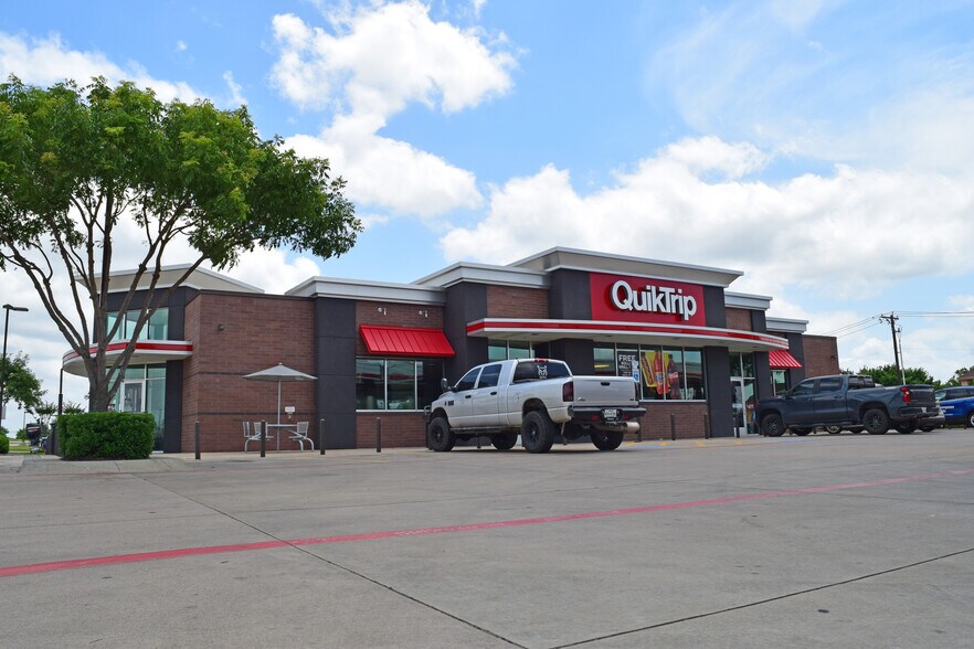 More Photos Of 1590 E Broad St, Mansfield Convenience Store For Sale