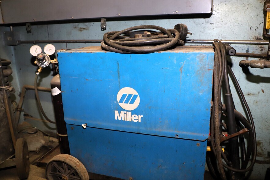 More Photos Of 229 Canal St, Brattleboro Auto Salvage Facility For Sale