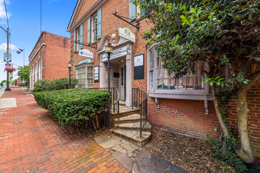 More Photos Of 3 E Market St, Leesburg Office For Sale