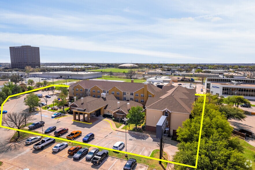 More Photos Of 9169 Markville Dr, Dallas Hotel For Sale