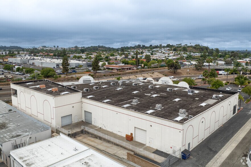 More Photos Of 1617 Capalina Rd, San Marcos Showroom For Lease