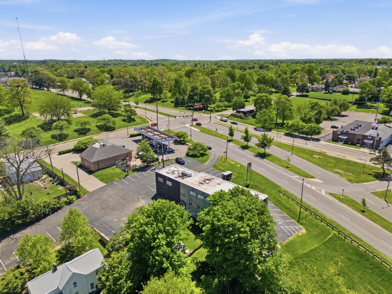 More Photos Of 1240 E Main St, Springfield Office For Sale