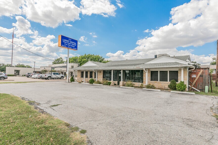 More Photos Of 2823 Kendale Dr, Dallas Medical For Sale