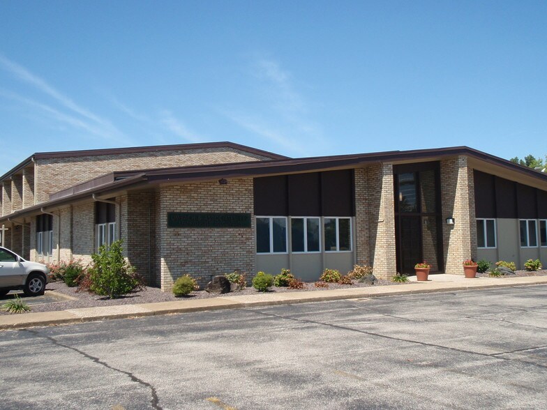More Photos Of 100 N St Joseph Ave, Evansville Office For Lease