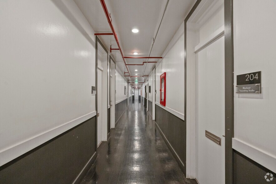 More Photos Of 3923 W 6th St, Los Angeles Office For Lease