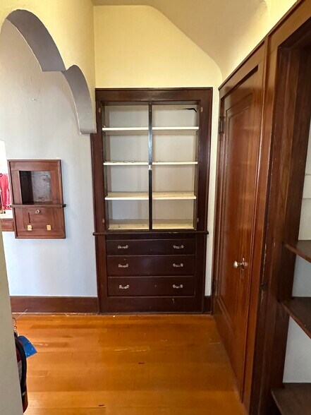 More Photos Of 9 Caulfield Ave, Camdenton Storefront Retail Office For Sale