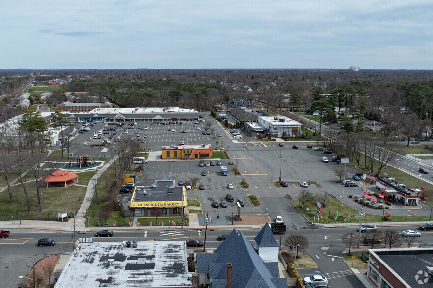 More Photos Of 1800-1850 Brentwood Rd, Brentwood Unknown For Lease