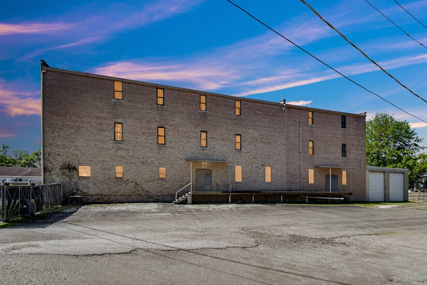 Primary Photo Of 15300 Greenwood Rd, South Holland Manufacturing For Sale