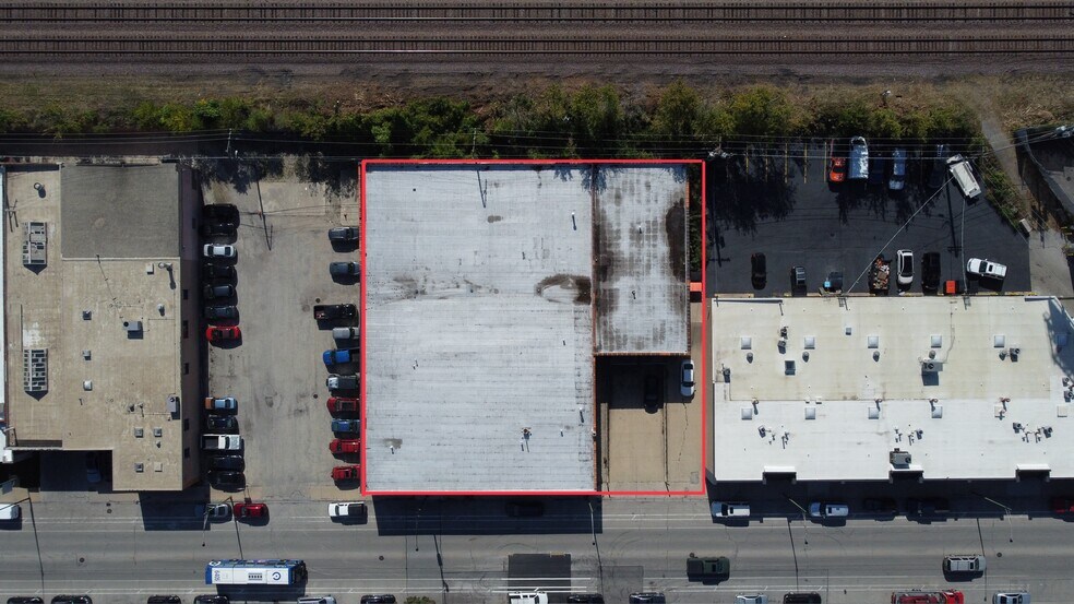 More Photos Of 5328 N Northwest Hwy, Chicago Warehouse For Sale