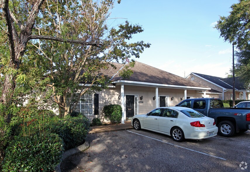 More Photos Of 6304 Piccadilly Square Dr, Mobile Office For Sale
