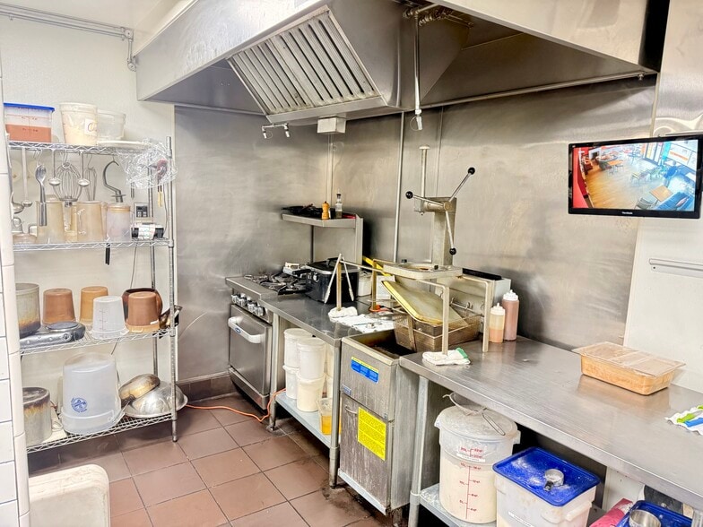 More Photos Of 401 E Foothill Blvd, Azusa Medical For Lease