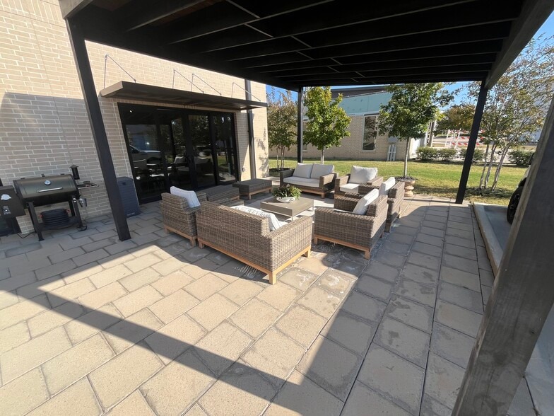 More Photos Of 4317 Marsh Ridge, Carrollton Showroom For Sale