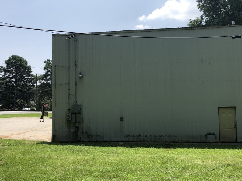 More Photos Of 2054 Rex Rd, Morrow Flex For Sale