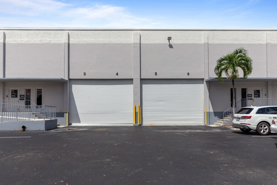 More Photos Of 7950-7966 NW 14th St, Miami Unknown For Lease