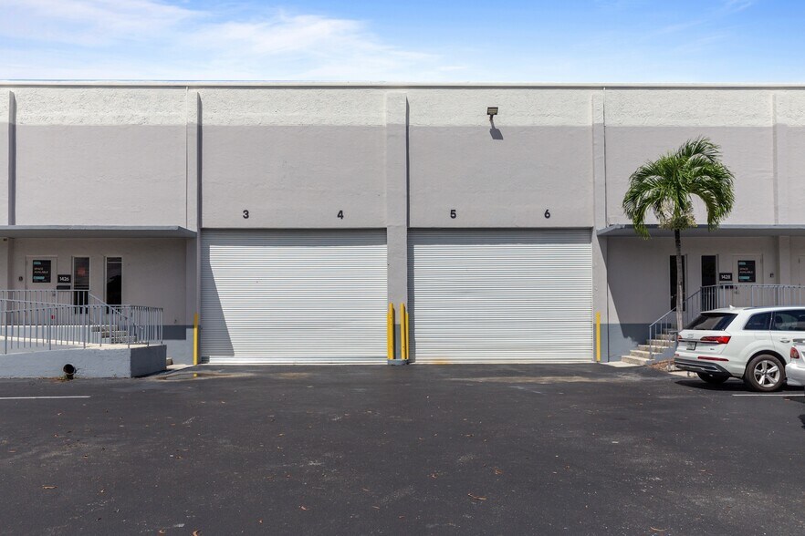 More Photos Of 7950-7966 NW 14th St, Miami Unknown For Lease