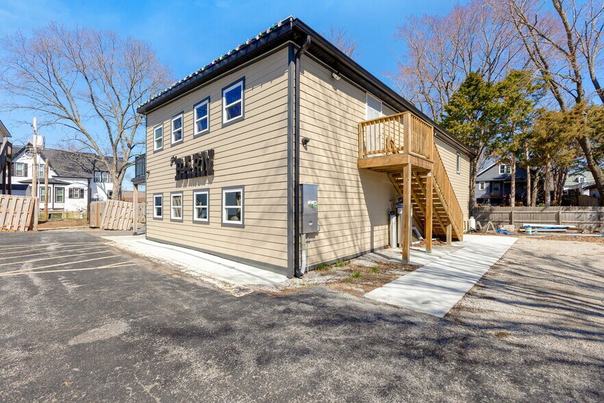 More Photos Of 316 N Main St, Columbia Storefront Retail Office For Sale