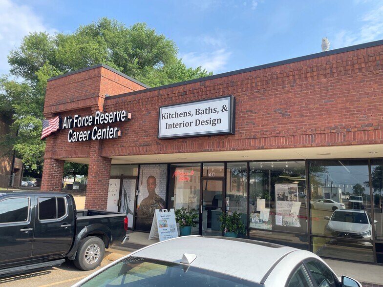 More Photos Of 322 ESE Loop 323, Tyler Unknown For Lease