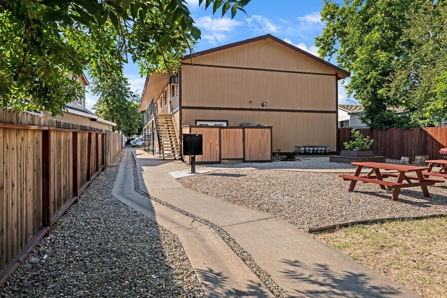 Primary Photo Of 2944 Del Paso Blvd, Sacramento Apartments For Sale