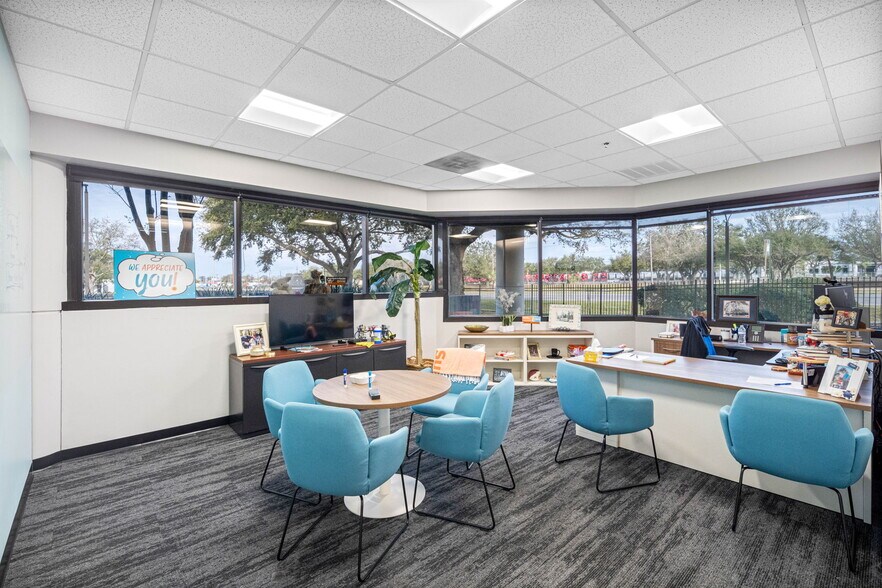 More Photos Of 6801 E Hillsborough Ave, Tampa Office Residential For Sale