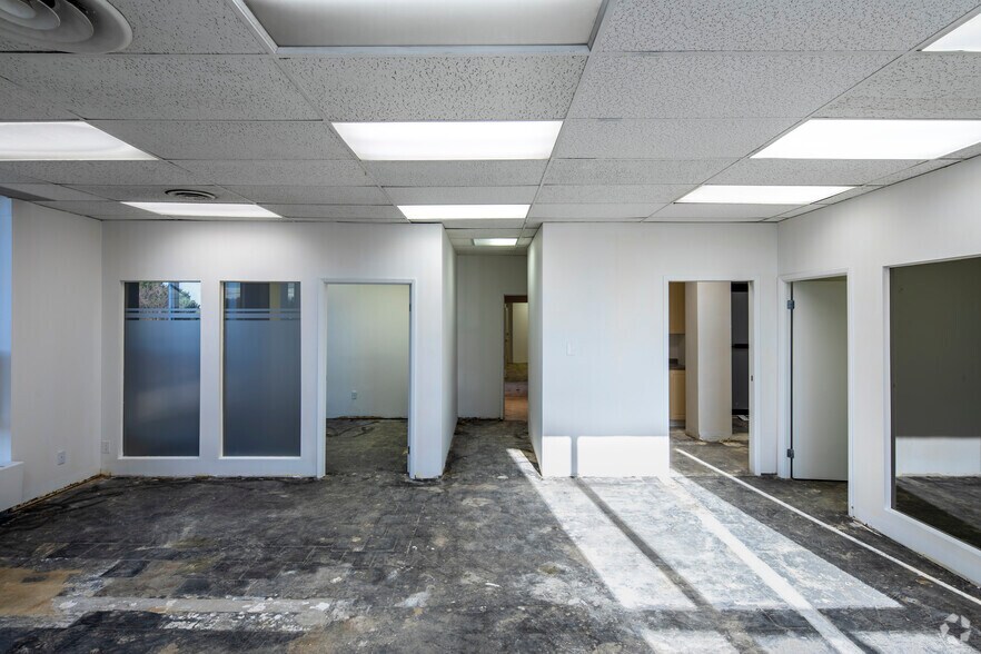 More Photos Of 2171 Avenue Rd, Toronto Office For Lease