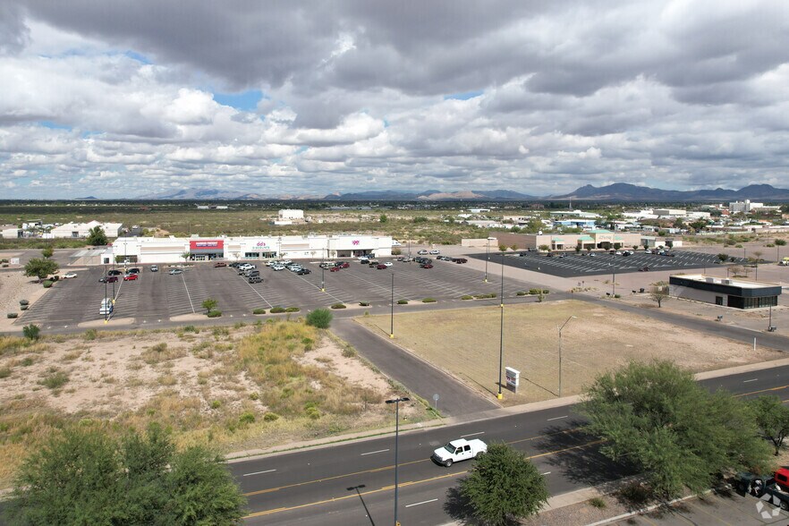 More Photos Of 204 W 5th St, Douglas Unknown For Lease