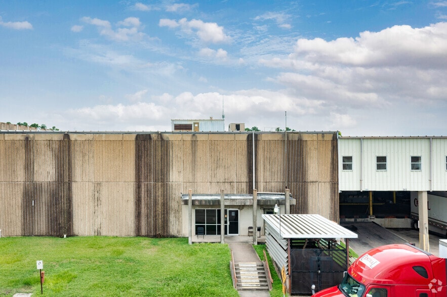 More Photos Of 5800 Mesa Dr, Houston Truck Terminal For Lease