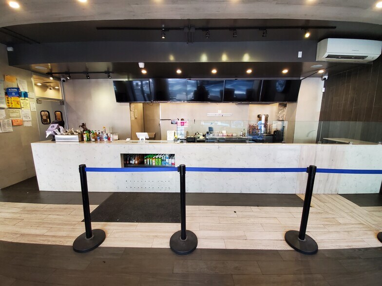 More Photos Of 124 4th Ave, New York Apartments For Lease