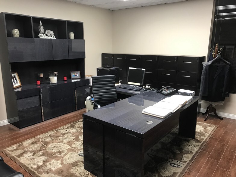 More Photos Of 100 S Citrus Ave, Covina Office For Sale