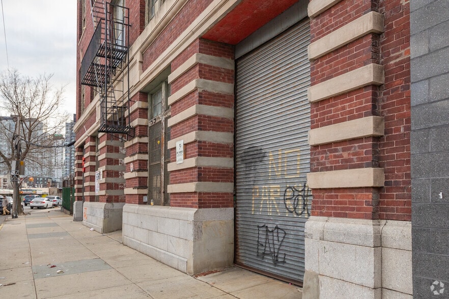 More Photos Of 3-7 Canal Plaza Ave, Bronx Warehouse For Sale