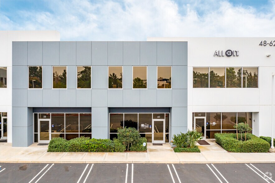 More Photos Of 48-62 Maxwell, Irvine Light Manufacturing For Lease