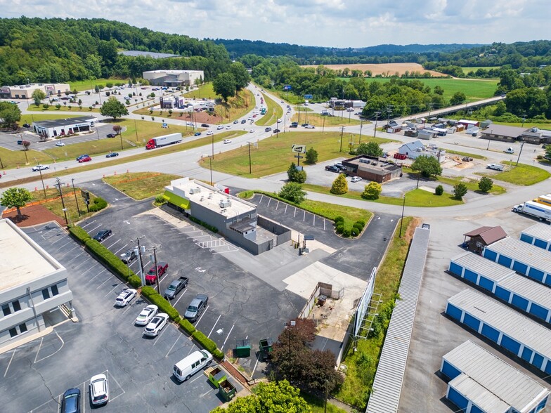 Primary Photo Of 513 Curtis Bridge Rd, Wilkesboro Fast Food For Sale