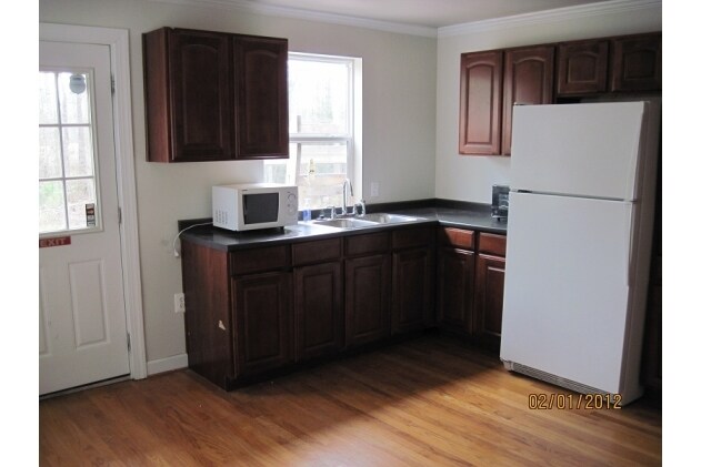 More Photos Of 18436 Jefferson Davis Hwy, Ruther Glen Office Residential For Lease