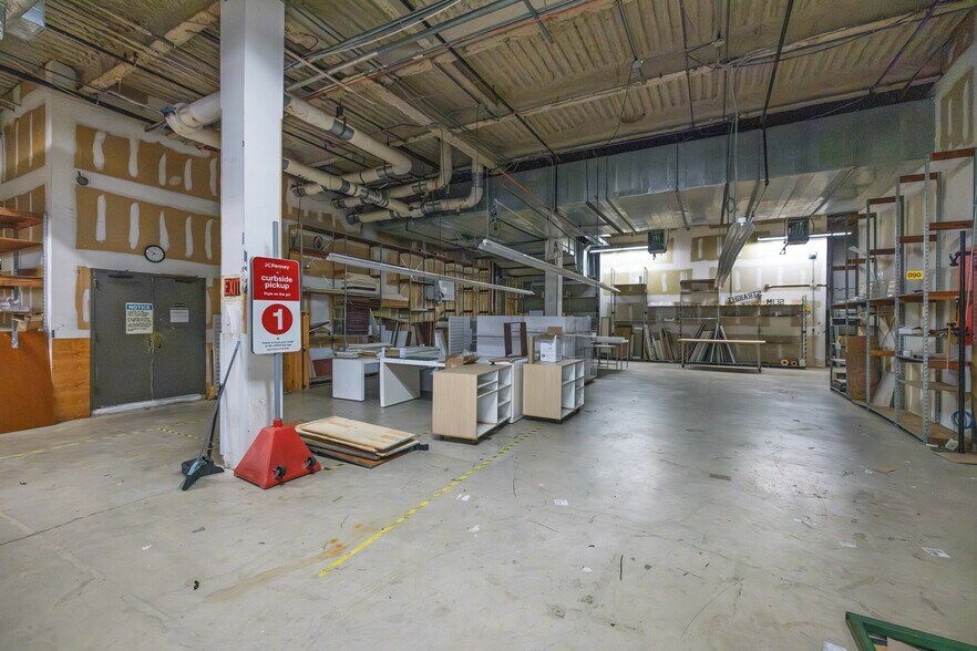More Photos Of 7 S Tunnel Rd, Asheville Department Store For Sale