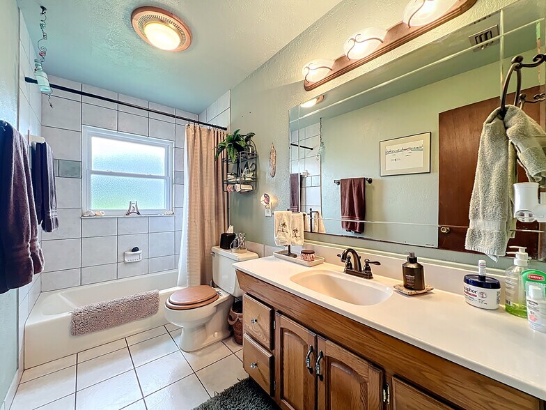 More Photos Of 7001 W Jones Ave, Mount Dora Airplane Hangar For Sale