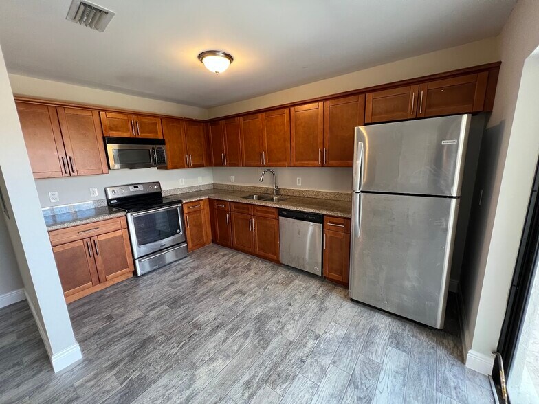 More Photos Of 1801 N Congress Ave, West Palm Beach Apartments For Sale