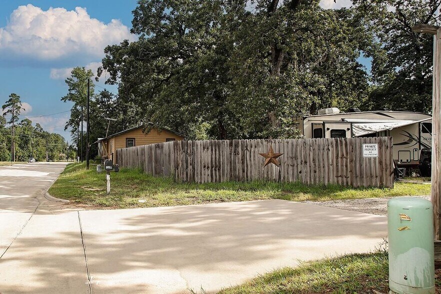 More Photos Of 25126 Gosling Rd, Spring Land For Sale