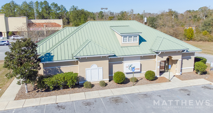 Primary Photo Of 1400 Main St, Chipley Medical For Sale