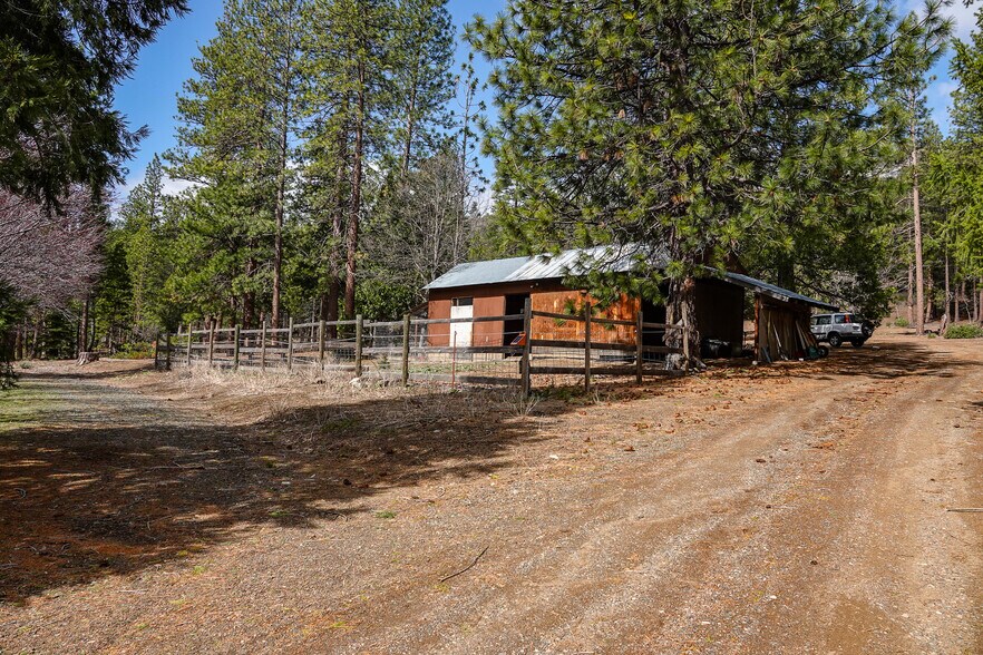 More Photos Of 6409 Kangaroo Creek Rd, Gazelle Land For Sale