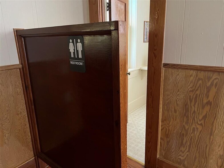 More Photos Of 102 E Main St, Cumby Religious Facility For Sale