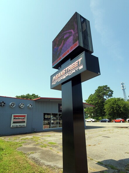 More Photos Of 14629 E Wade Hampton Blvd, Greer Freestanding For Sale