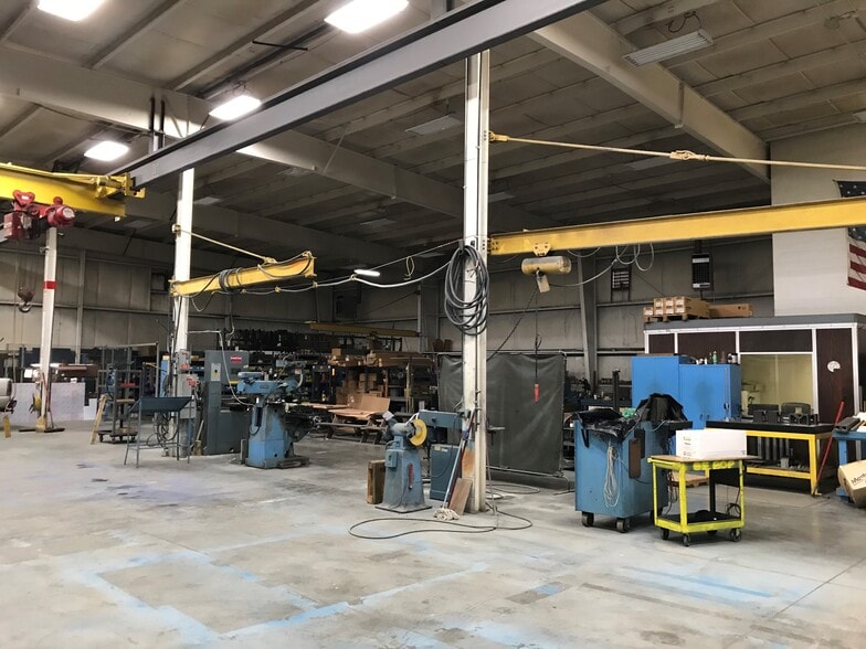 More Photos Of 429 Portage Blvd, Kent Warehouse For Sale