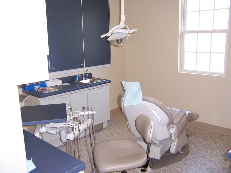 More Photos Of 1233 Macon View Dr, Cordova Medical For Lease