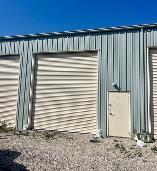 More Photos Of 111 Stanford Ave, Half Moon Bay Warehouse For Lease