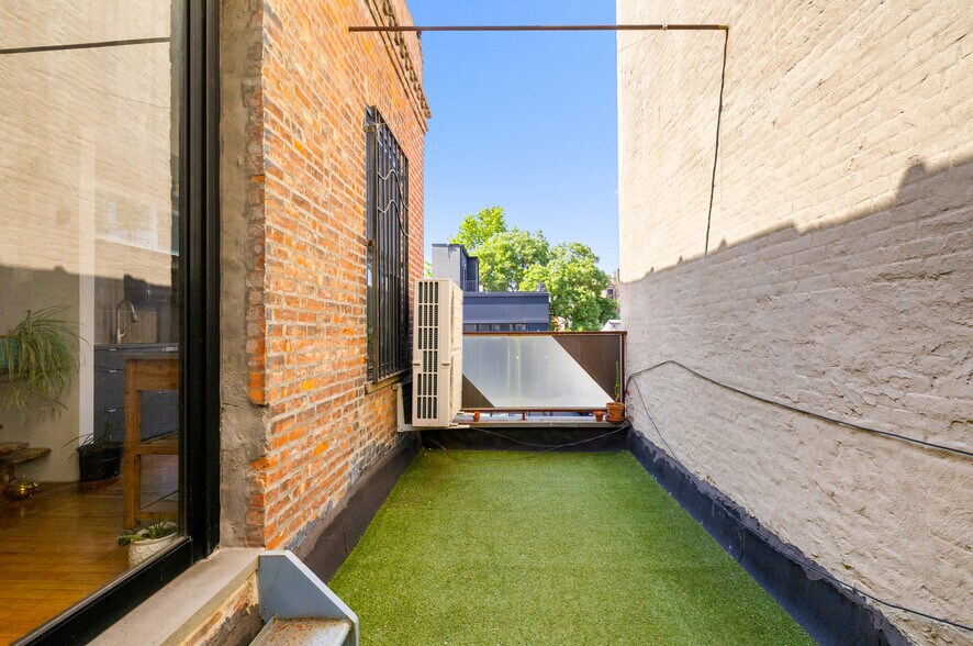 More Photos Of 18 Herkimer Pl, Brooklyn Office For Lease