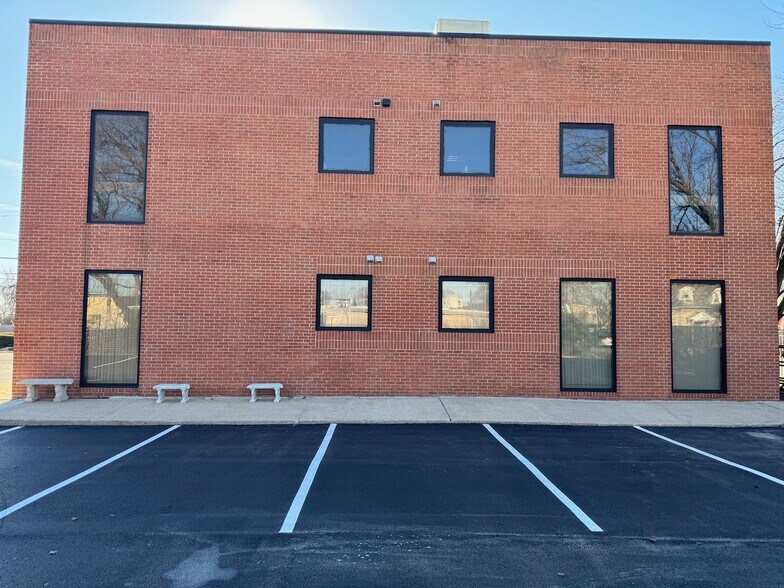 More Photos Of 14 NW Wellham Ave, Glen Burnie Office For Lease