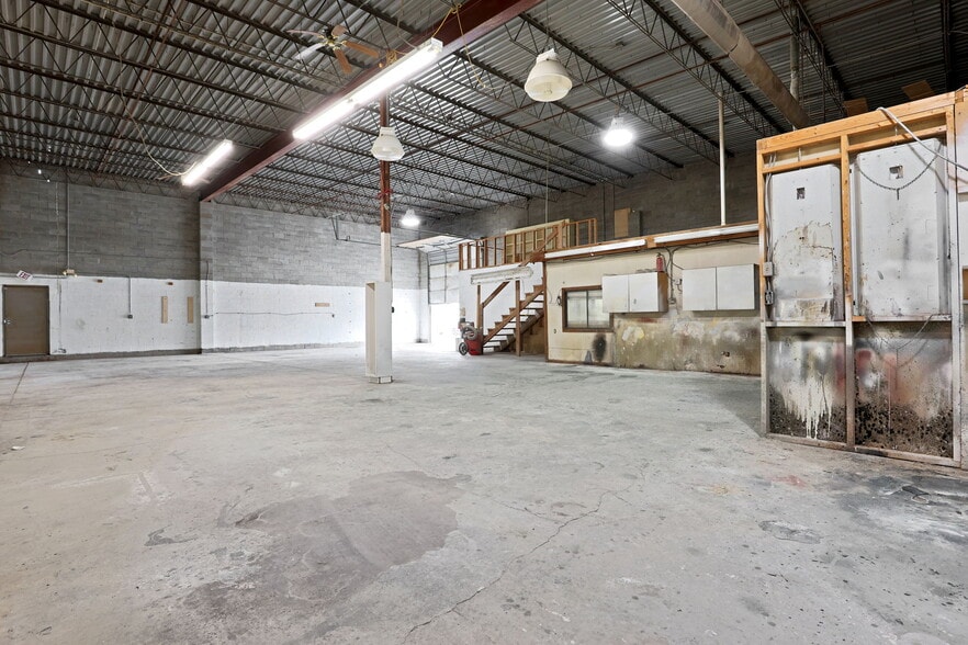More Photos Of 800-850 Reynolds Ave, Columbus Warehouse For Lease