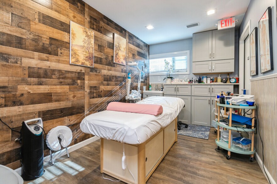 More Photos Of 1420 Montauk Hwy, Oakdale Medical For Lease