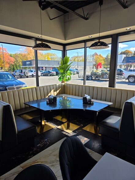 More Photos Of 1186 E West Maple Rd, Walled Lake Restaurant For Lease