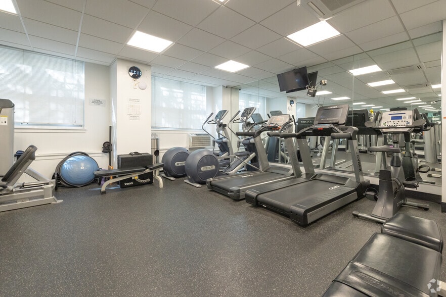 More Photos Of 401 E 74th St, New York Apartments For Lease