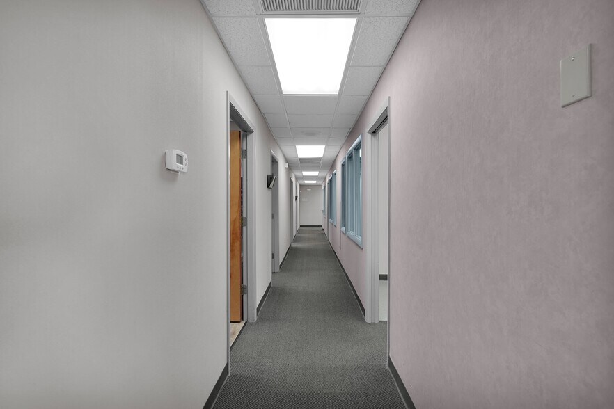 More Photos Of 3599 University Blvd S, Jacksonville Medical For Sale